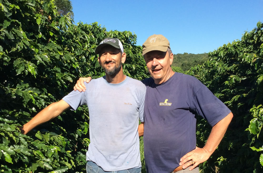 Jérôme Fraissignes avec un producteur de Cooparaiso